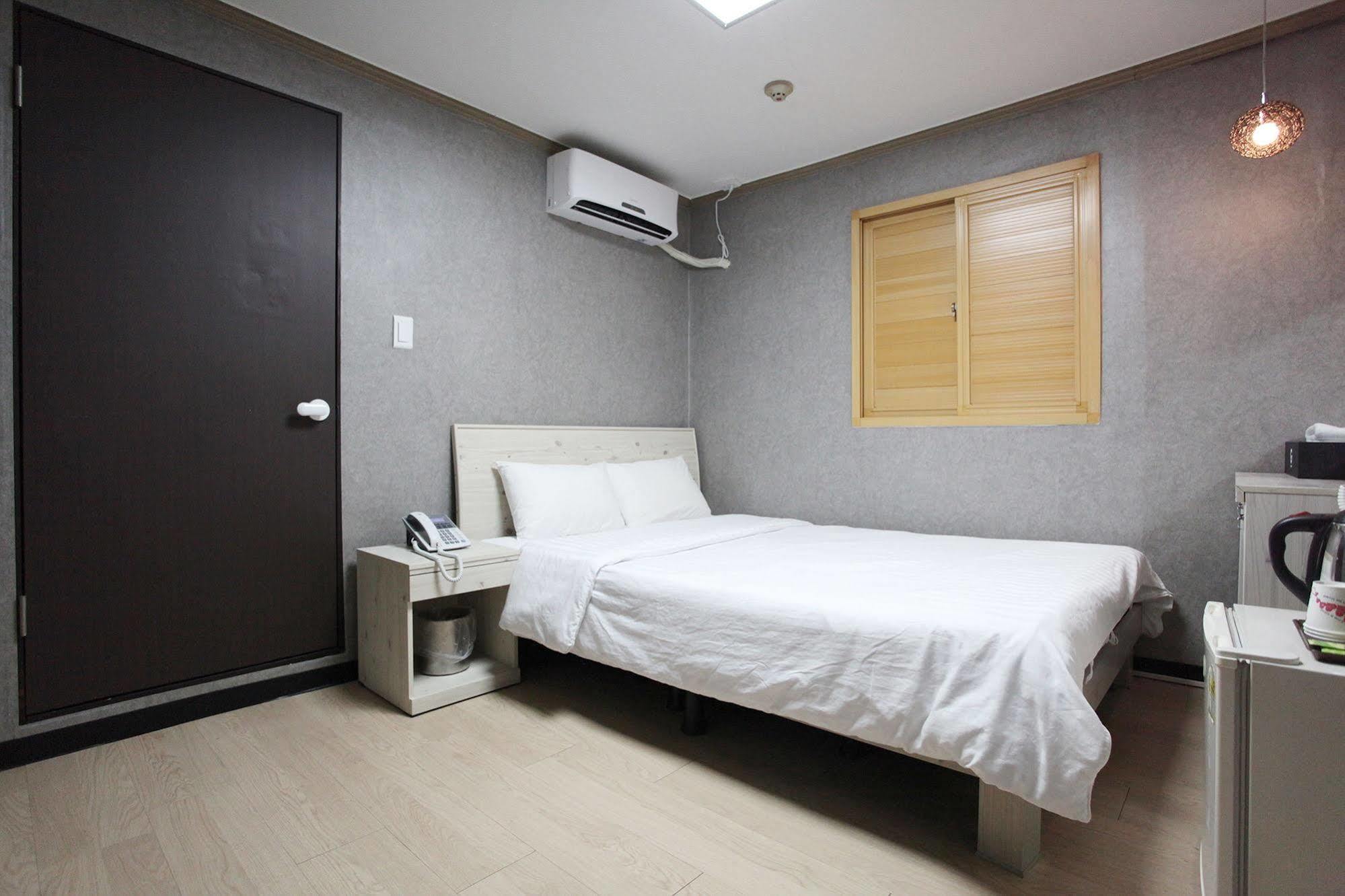 G Mini Hotel Dongdaemun Séoul Extérieur photo